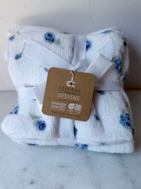 Deborah Connolly Designs Floral Wash Cloth Set of 4- White & Blue roses